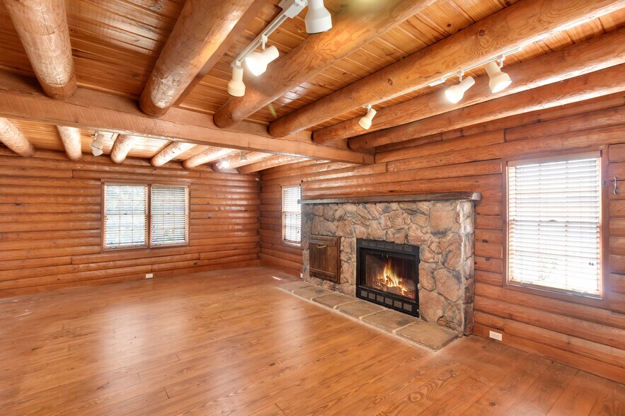 More Photos Of 100 Quest Ct, Keller Office For Sale