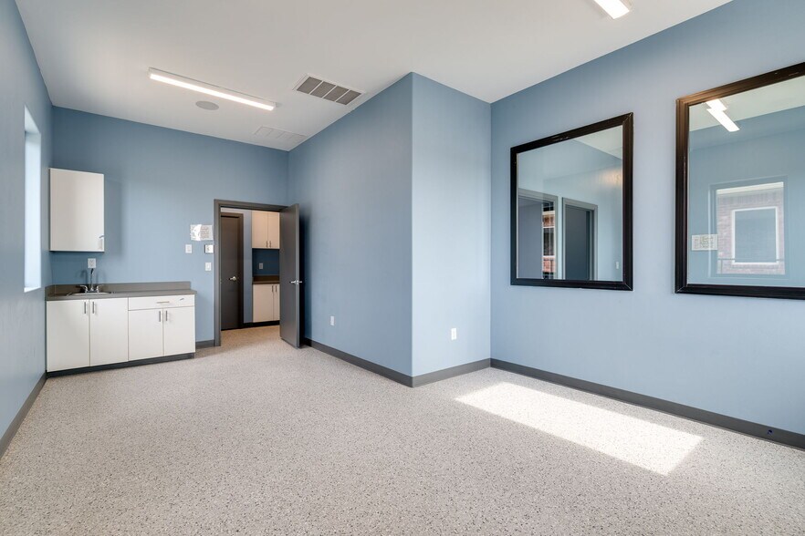 More Photos Of 3305 NW 192nd St, Edmond Healthcare For Sale