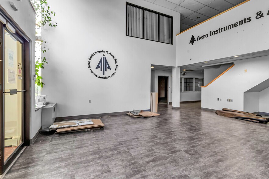 More Photos Of 7290 Nash Rd, North Tonawanda Showroom For Sale