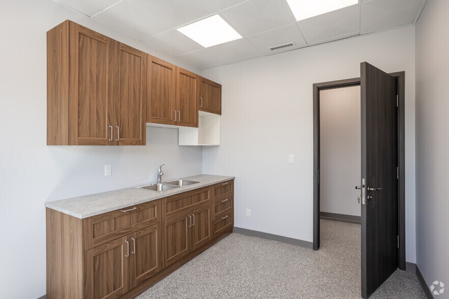 More Photos Of 3306 Allard Av, Leduc Warehouse For Sale