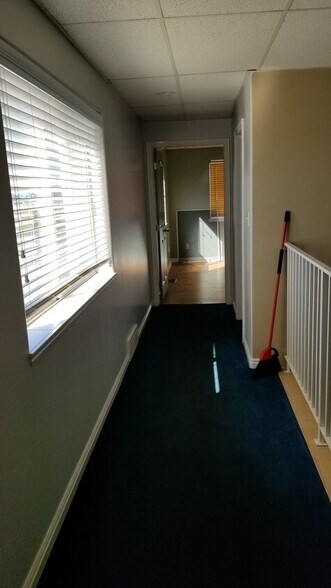 More Photos Of 12541 Minuteman Dr, Draper Auto Repair For Sale