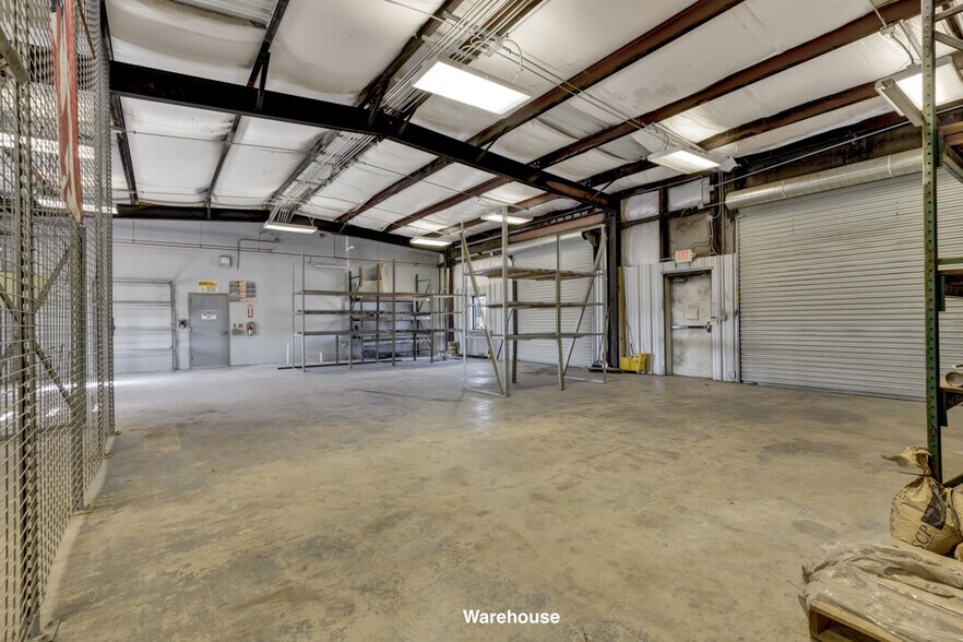 More Photos Of 6226 Fairdale Dr, San Antonio Warehouse For Sale