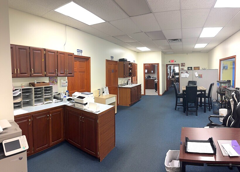 More Photos Of 4405 Wyland Dr, Elkhart Warehouse For Lease