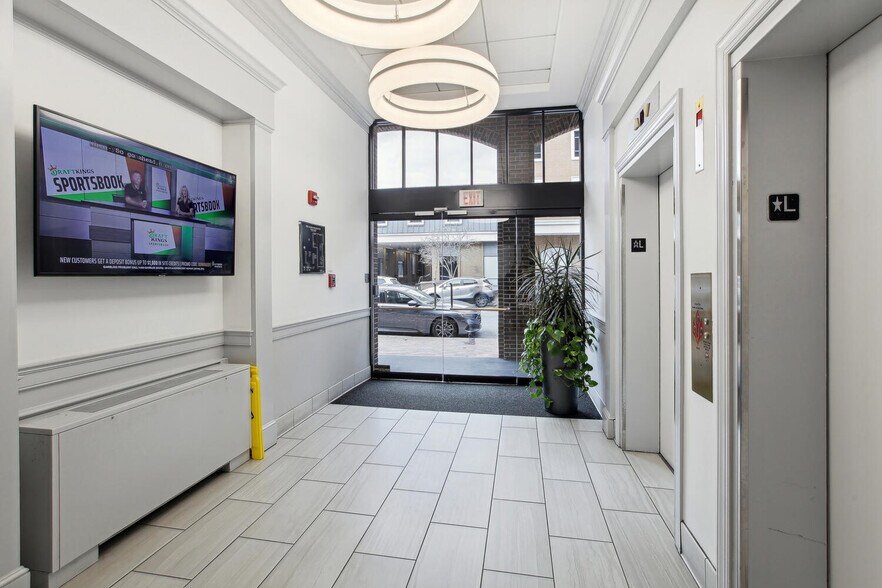 More Photos Of 100 N Pitt St, Alexandria Office For Lease