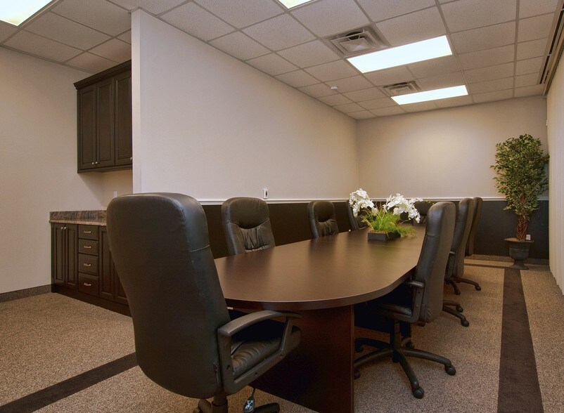 More Photos Of 2801-2803 S Bay St, Eustis Loft Creative Space For Lease