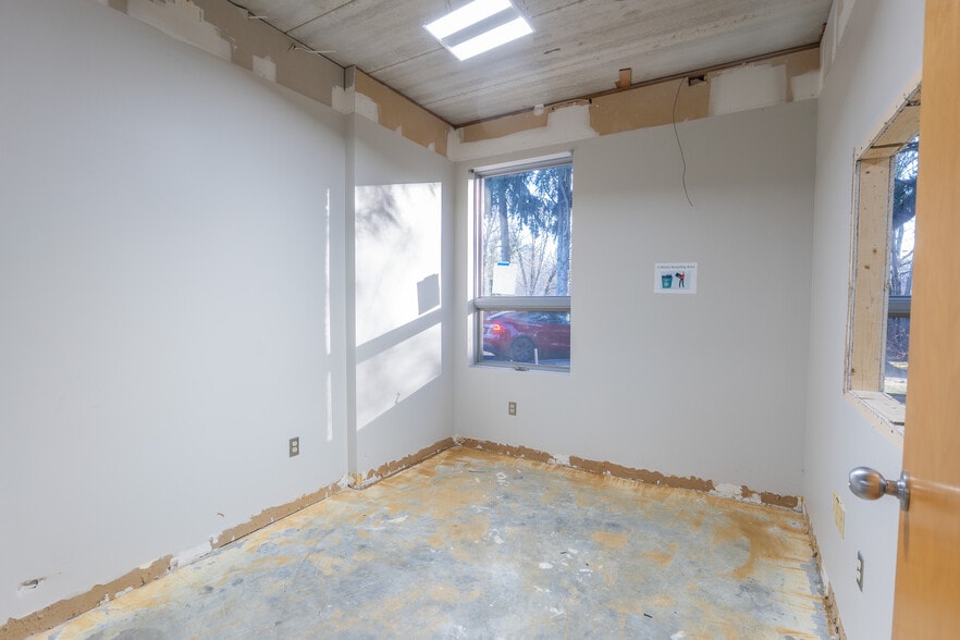More Photos Of 875 Centerville Rd, Warwick Medical For Sale