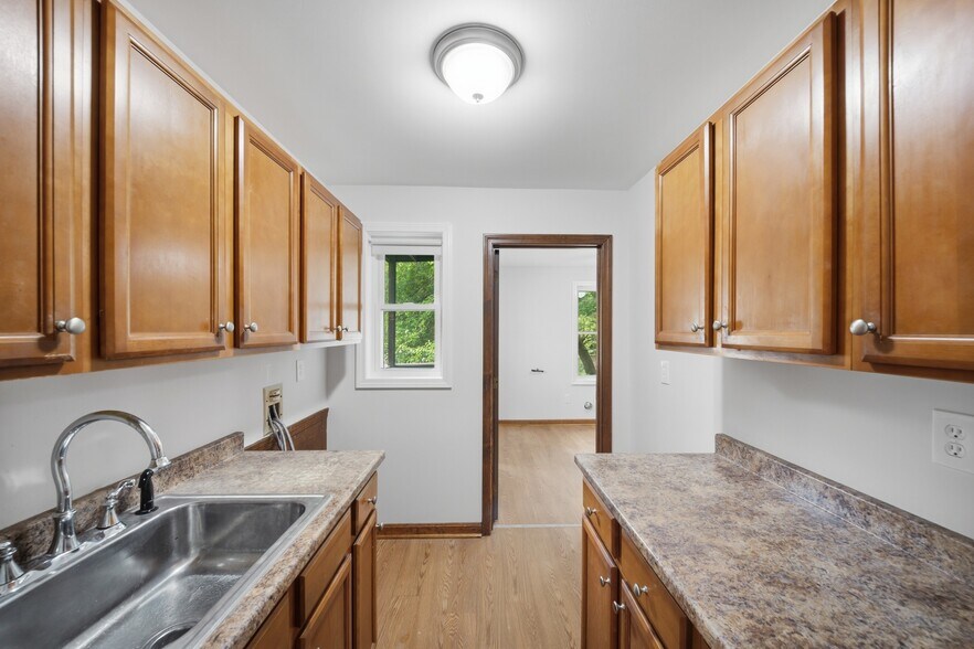 More Photos Of 61 B St, Manchester Multifamily For Sale