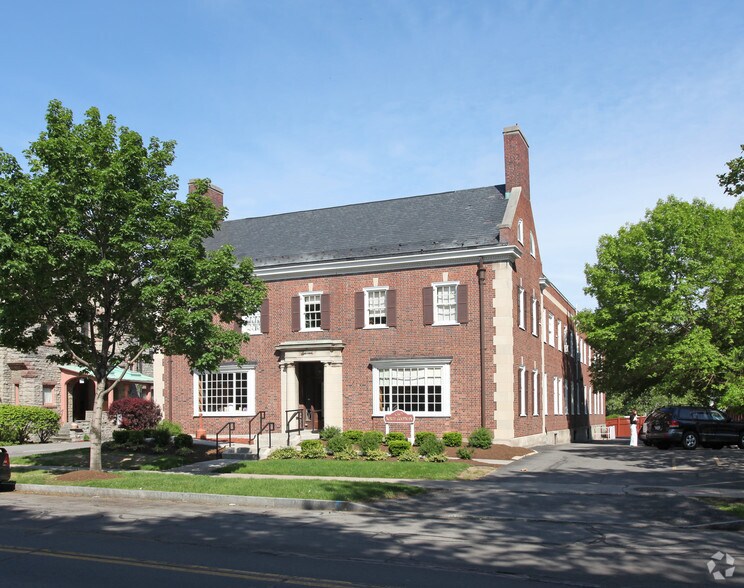 More Photos Of 16 N Goodman St, Rochester Medical For Lease