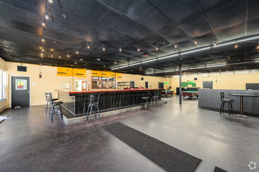 More Photos Of 9300-9350 Woodward Ave, Detroit Storefront For Lease