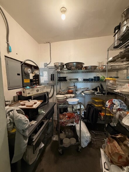 More Photos Of 301 N San Marino Ave, San Gabriel Freestanding For Lease