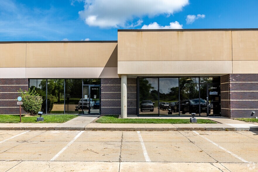 More Photos Of 8191 Birchwood Ct, Johnston Flex For Sale