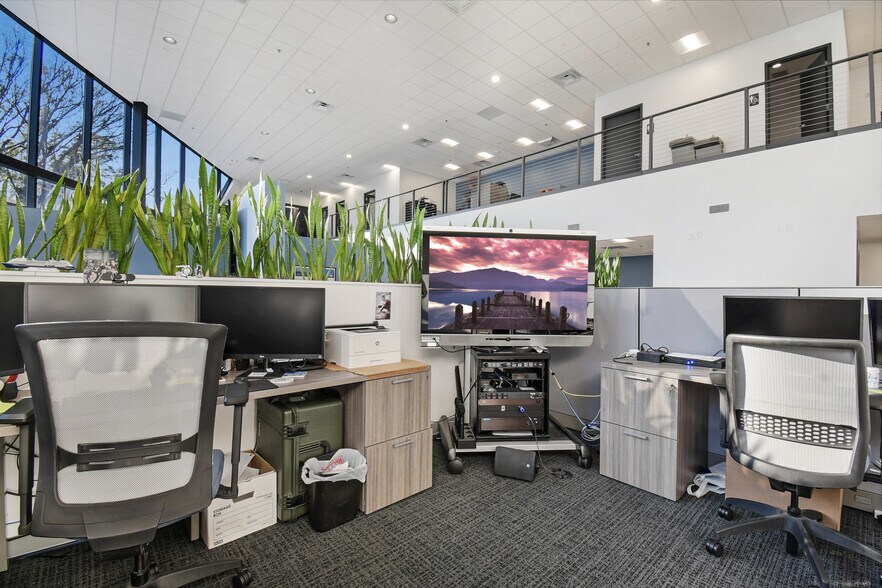 More Photos Of 10393 Fortune Pky, Jacksonville Office For Sale