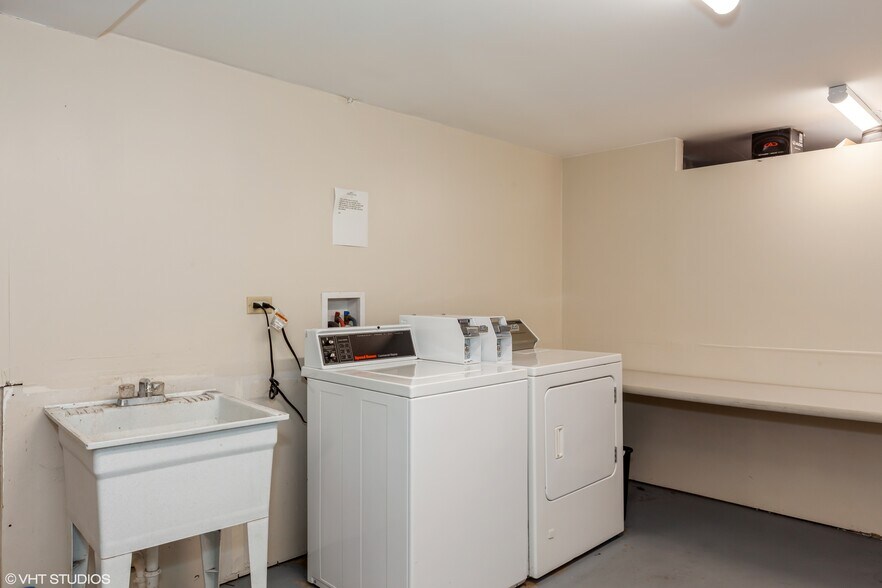 More Photos Of 1621 Ogden Ave, Lisle Office Residential For Sale