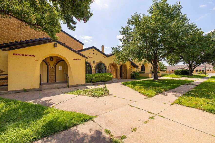 More Photos Of 856 S Green St, Wichita Religious Facility For Sale