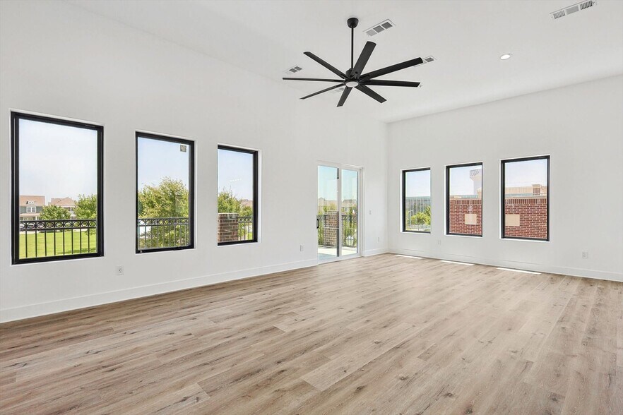 More Photos Of 767 W Main St, Coppell Storefront Retail Office For Sale