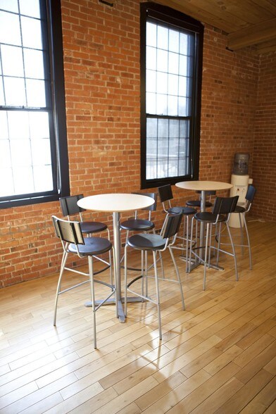 More Photos Of 409 Canal St, Plantsville Loft Creative Space For Lease