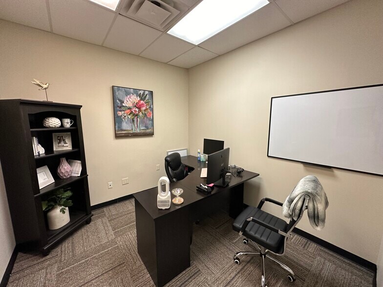 More Photos Of 2124 W Chesterfield Blvd, Springfield Storefront Retail Office For Lease