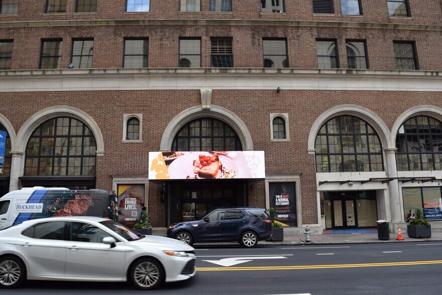 More Photos Of 200 Peachtree St NW, Atlanta Office For Sale