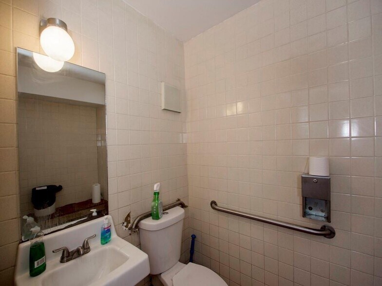 More Photos Of 415 US Highway 1, Vero Beach Freestanding For Sale
