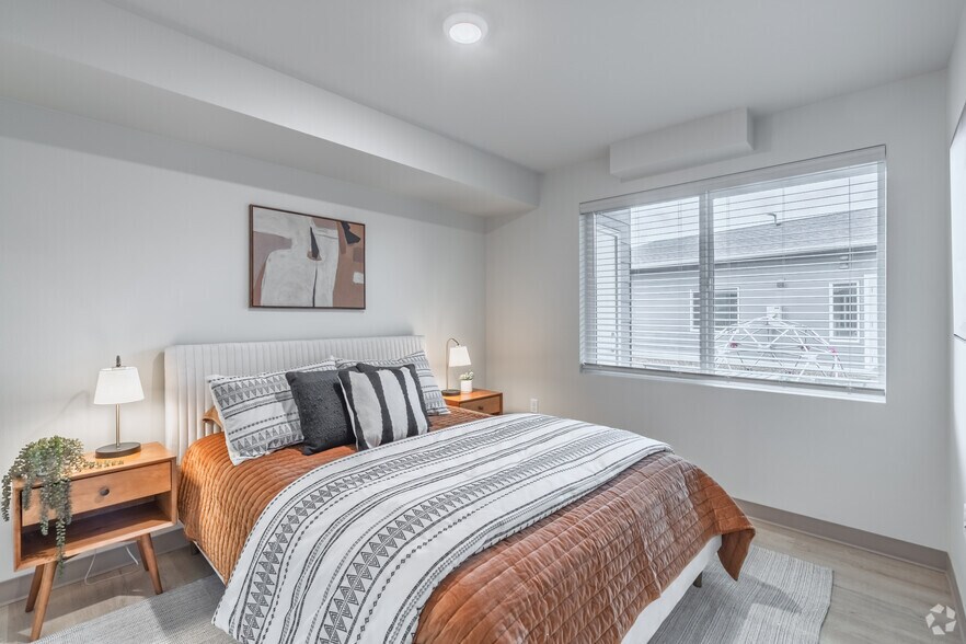 More Photos Of 200 E McCorquedale Rd, Burlington Apartments For Sale