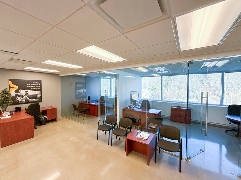 More Photos Of 100 Mill Plain Rd, Danbury Office For Sale