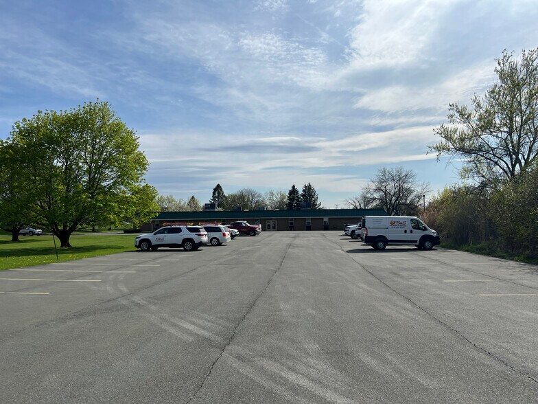 More Photos Of 4 Avis Dr, Latham Medical For Sale