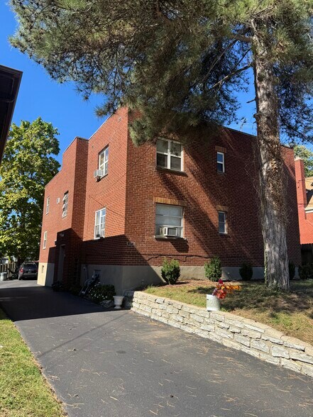 Primary Photo Of 3853 Delmar Ave, Cincinnati Apartments For Sale