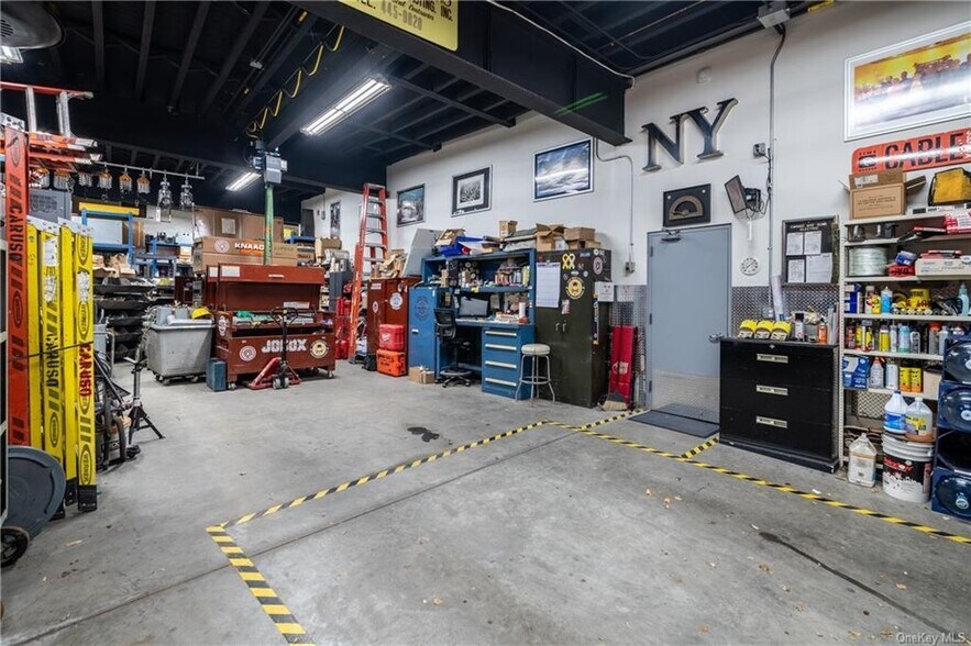 More Photos Of 412 City Island Ave, Bronx Warehouse For Sale