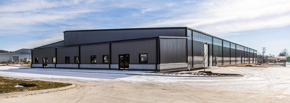 More Photos Of 659 E Randall Wobbe Ln, Springdale Distribution For Lease