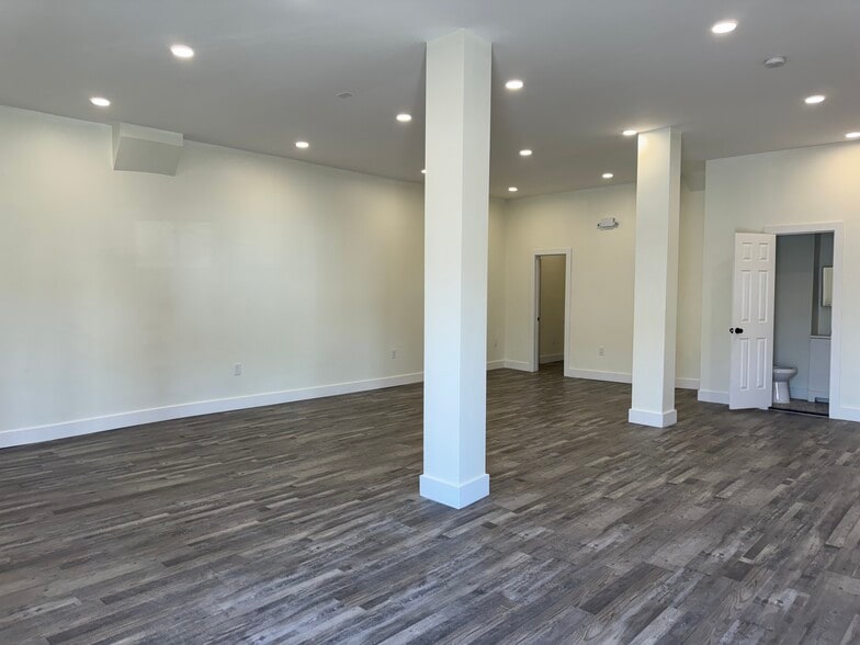 More Photos Of 530 West Side Ave, Jersey City Storefront Retail Residential For Lease