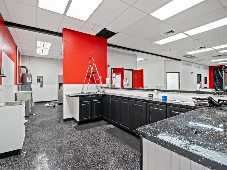 More Photos Of 2111 S Alma School Rd, Mesa General Retail For Lease