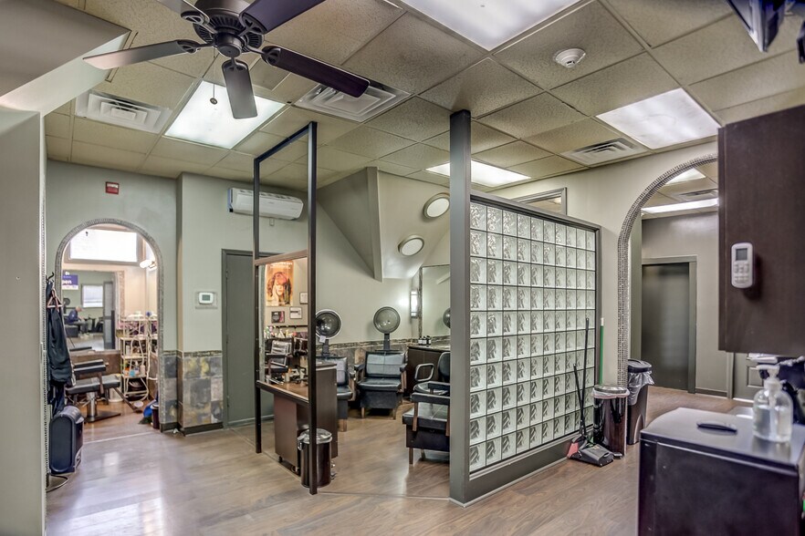 More Photos Of 1086 W Rex Rd, Memphis Freestanding For Sale