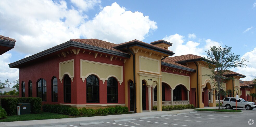 More Photos Of 13440 Parker Commons Blvd, Fort Myers Coworking Space