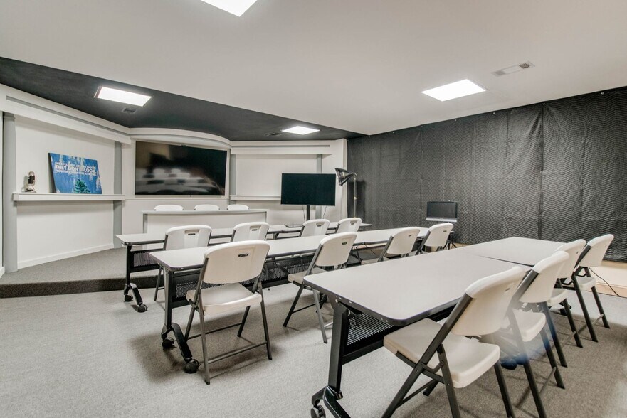 More Photos Of 8100 Opportunity Dr, Milton Office For Lease
