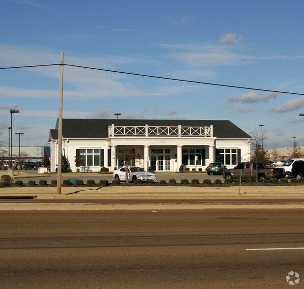 Primary Photo Of 8398 Highway 64, Bartlett Bank For Lease