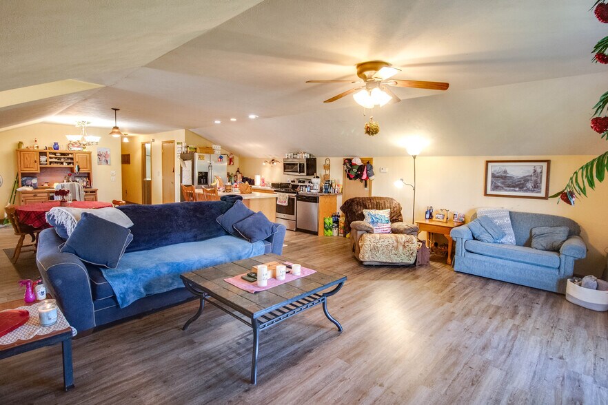 More Photos Of 15281 IL-109, Dow Specialty For Sale