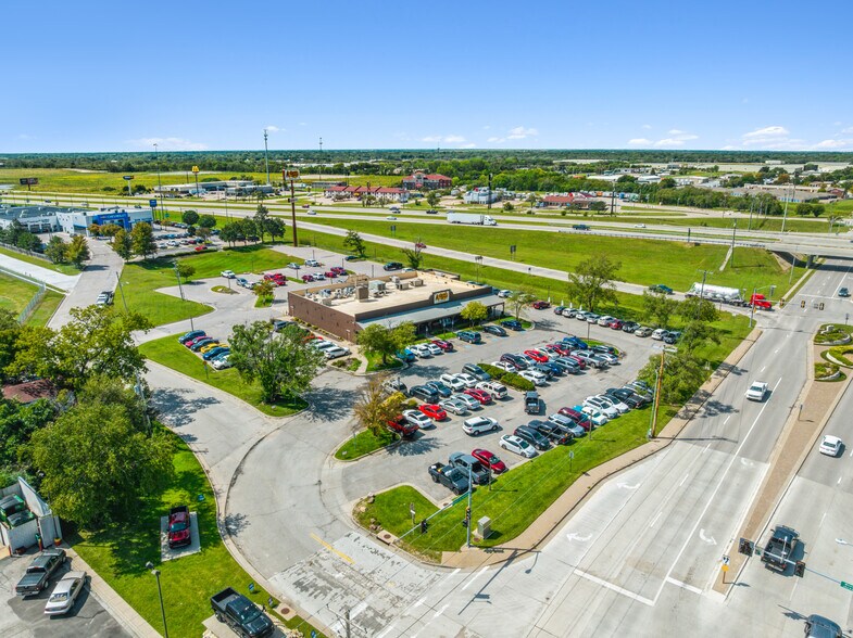 More Photos Of 995 E 61st St N, Park City Restaurant For Sale