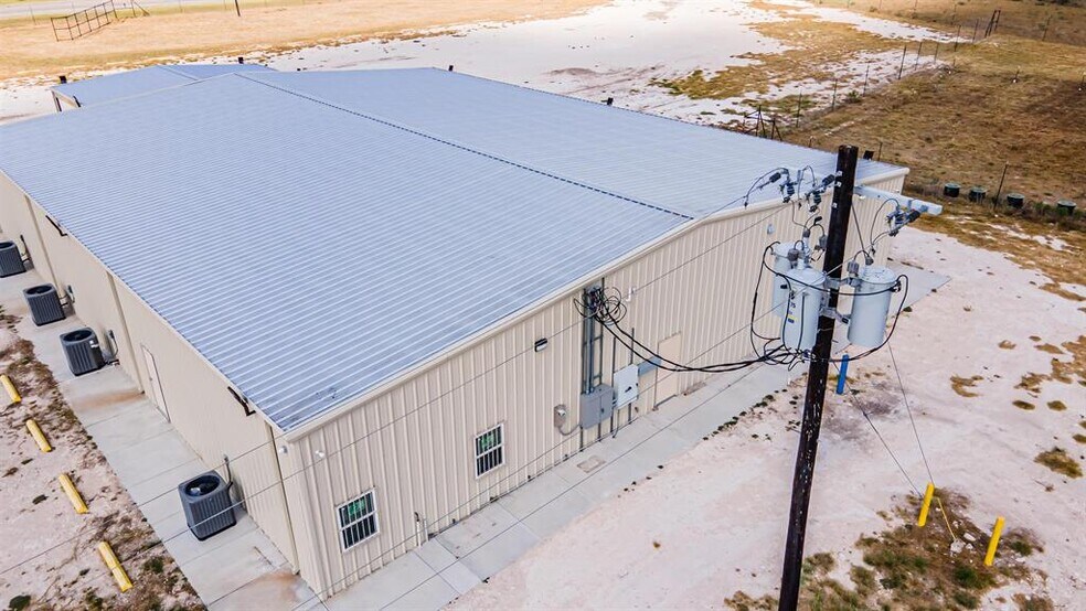 More Photos Of 25998 TX State Hwy 359, Bruni Warehouse For Sale