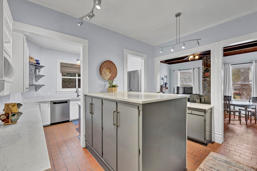 More Photos Of 412 S 3rd St, Wilmington Hospitality For Sale