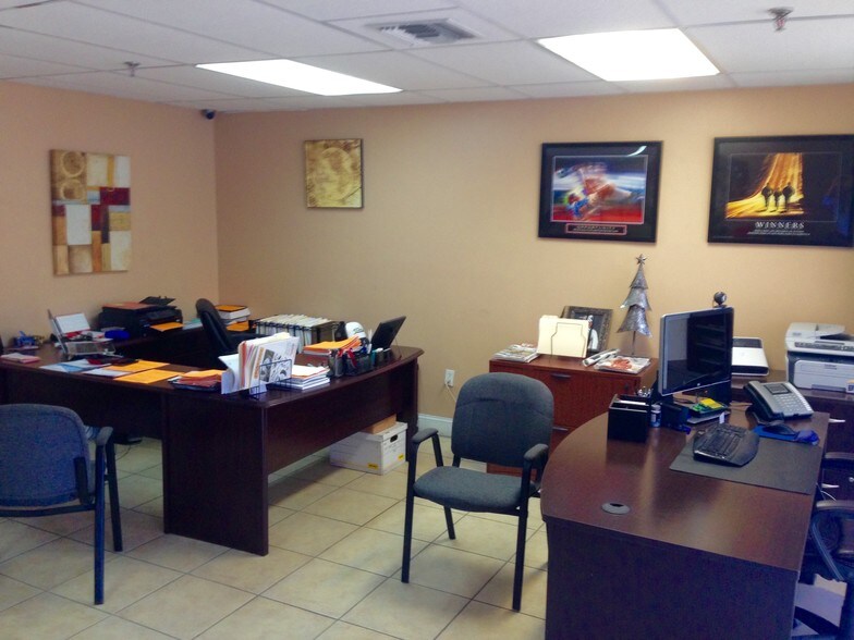 More Photos Of 6900-6914 NW 50th St, Miami Warehouse For Lease