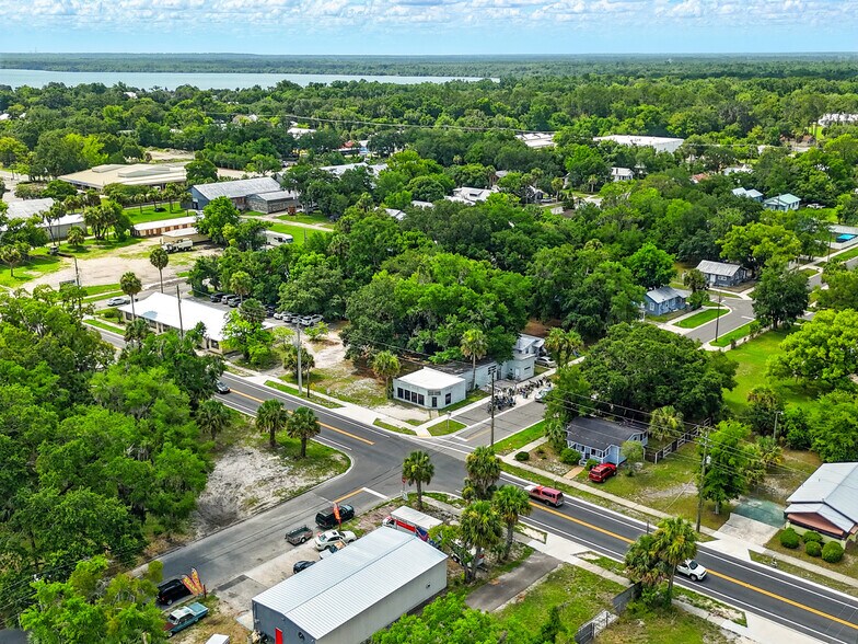 More Photos Of 1321 St Johns Ave, Palatka Service For Sale