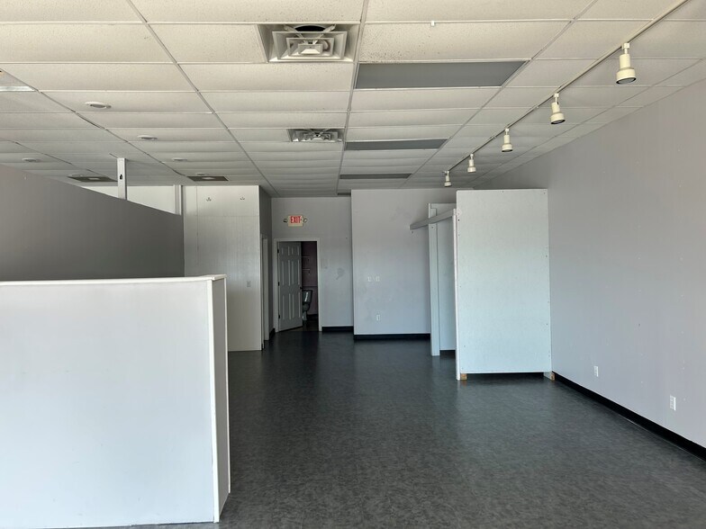 More Photos Of 640 River Ridge Plz, Brandenburg Unknown For Lease