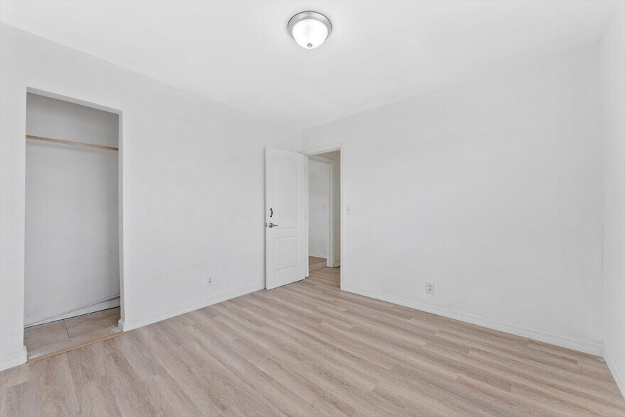 More Photos Of 526 NW 12th Ave, Boynton Beach Apartments For Sale