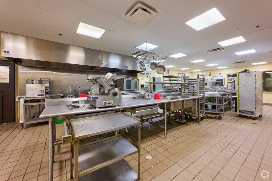 More Photos Of 150 Verona St, Rochester Office For Sale