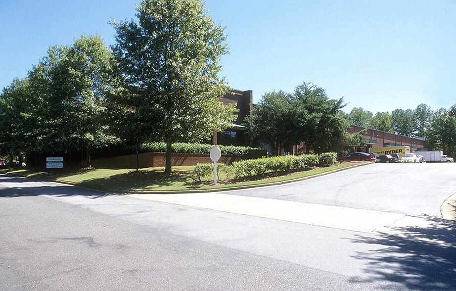 More Photos Of 1100 Northmeadow Pky, Roswell Unknown For Lease
