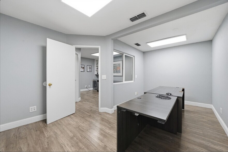 More Photos Of 1660 N Newcomb St, Porterville Coworking Space