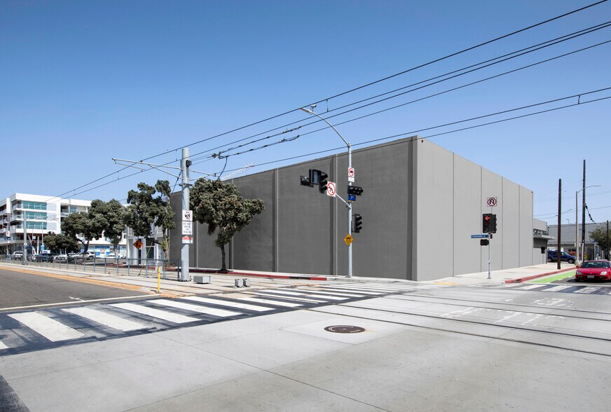 More Photos Of 700-716 Colorado Ave, Santa Monica Industrial For Sale