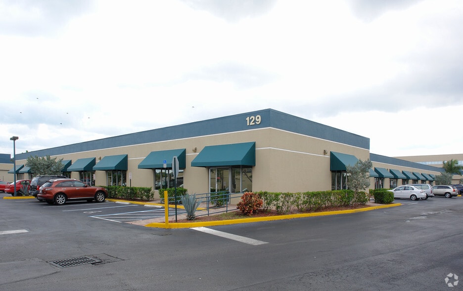 More Photos Of 129 NW 13th St, Boca Raton Light Distribution For Lease