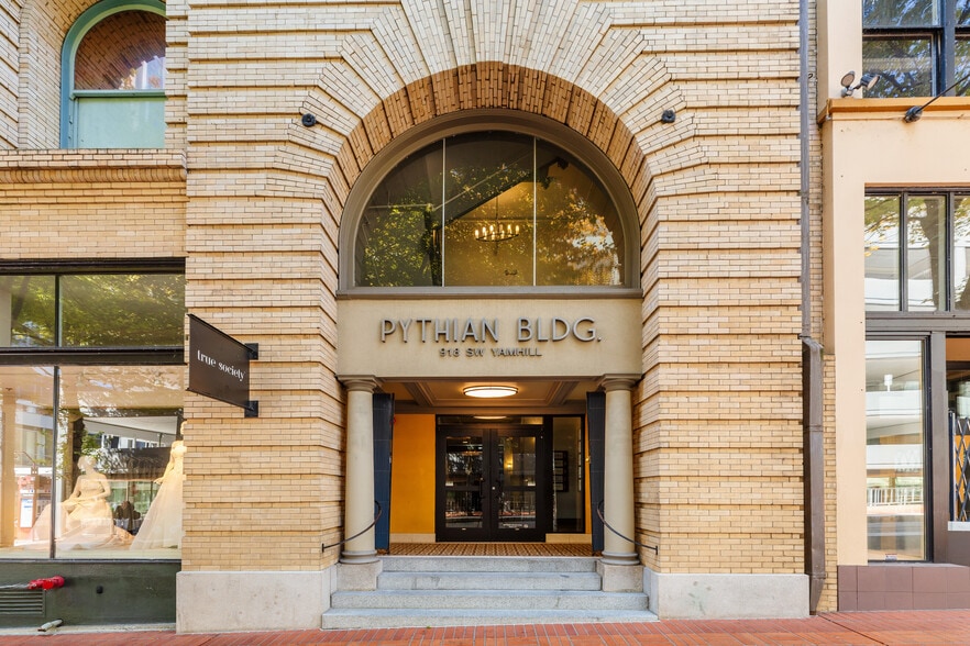 More Photos Of 918 SW Yamhill St, Portland Office For Sale