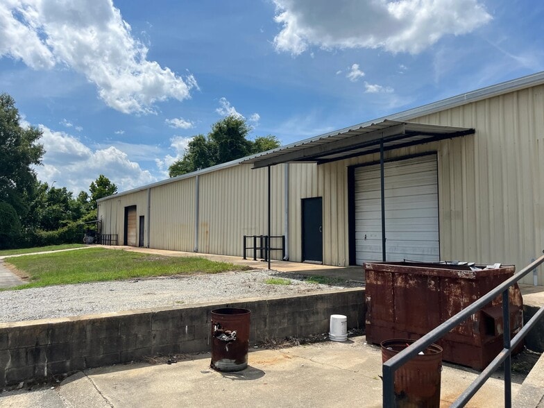More Photos Of 3802 W Vernon Ave, Kinston Light Distribution For Sale
